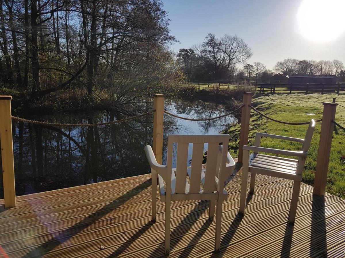 Chalet Waterside Shepherds Hut